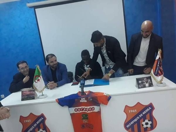 من توقيع العقد