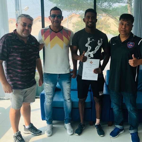 بعد توقيع العلوي لبانكوك