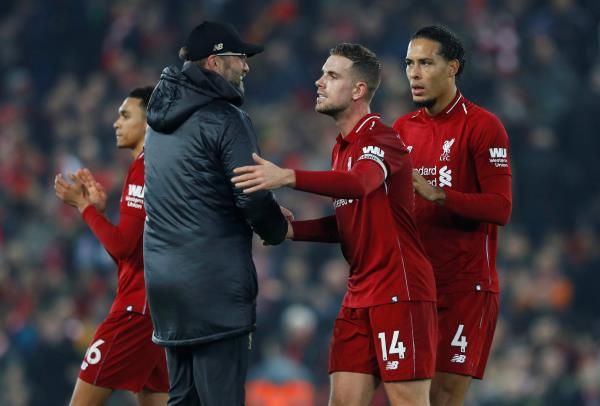 كلوب مع لاعبي ليفربول