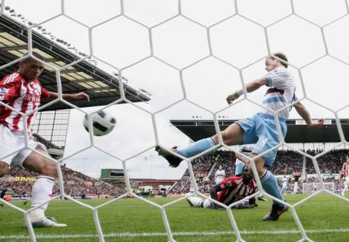2010-09-18t124645z_01_dst08_rtridsp_3_soccer-england_reuters