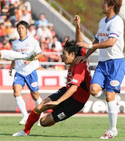 لاعب الوسط كانازاكي عند إحرازه هدف التعادل لمصلحة ناغويا