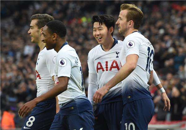 لاعبو توتنهام