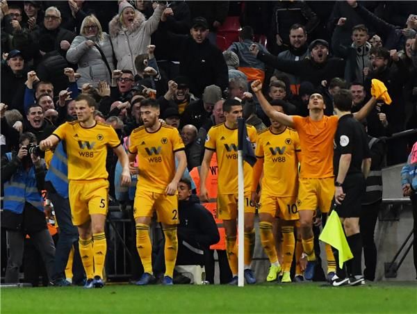 لاعبو وولفرهامبتون