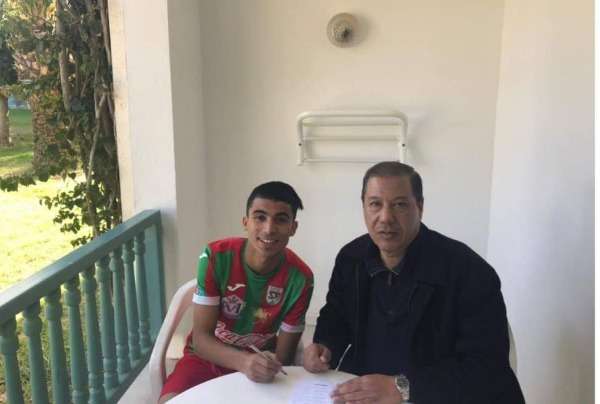 لحظة التوقيع