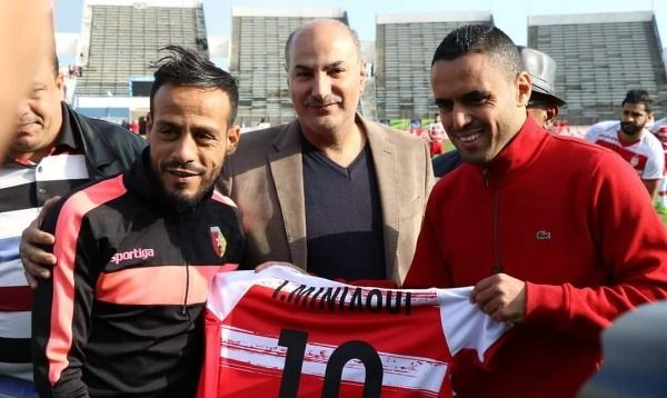 المينياوي أثناء تكريمه من الإفريقي