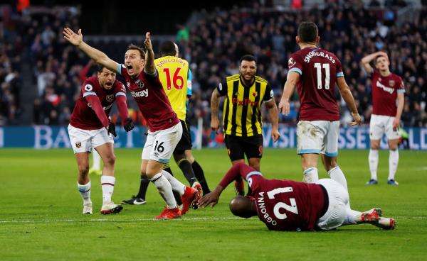 هيرنانديز مع فريقه