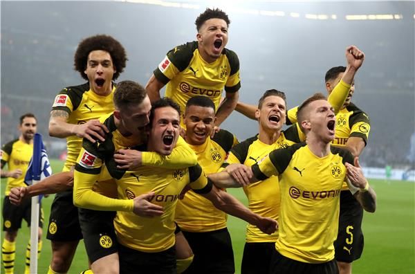 لاعبو بوروسيا دورتموند