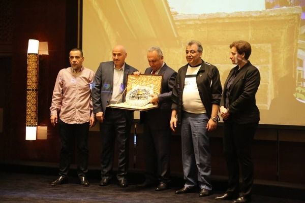 السفير الفلسطيني يشارك في حفل تكريم المنتخب الفلسطيني في الشارقة 