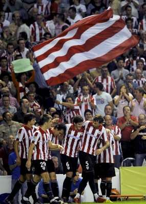 لاعبي بلباو يحتفلون