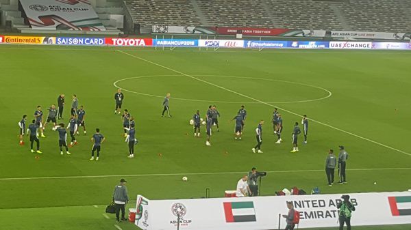 من تدريبات المنتخب الإماراتي