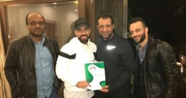 عبدالله السعيد مع مسؤولي الزمالك