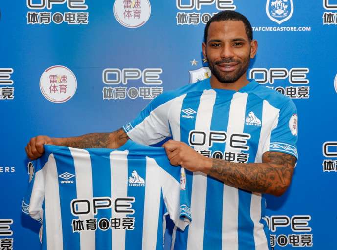 من تقديم اللاعب