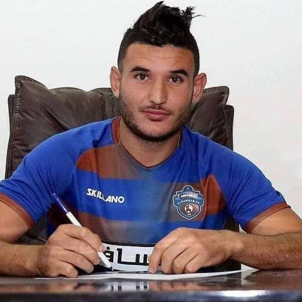 الجبالي يوقع على العقد