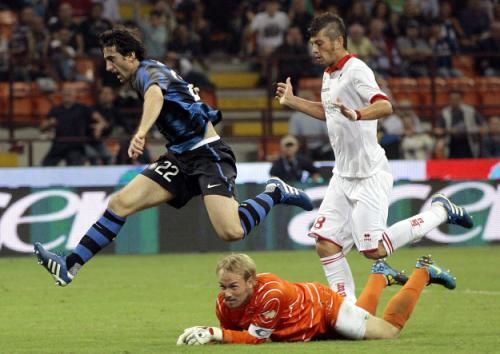 2010-09-22t205442z_01_aga213_rtridsp_3_soccer-italy_reuters