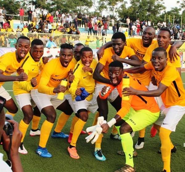 لاعبو موكورا