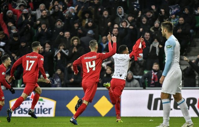 جانب من لقاء مارسيليا وأندريزيو