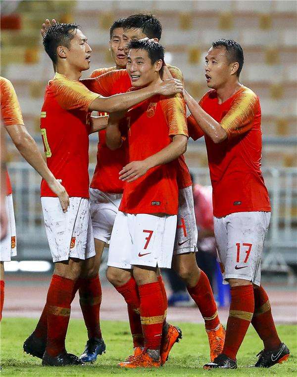 لاعبو منتخب الصين 