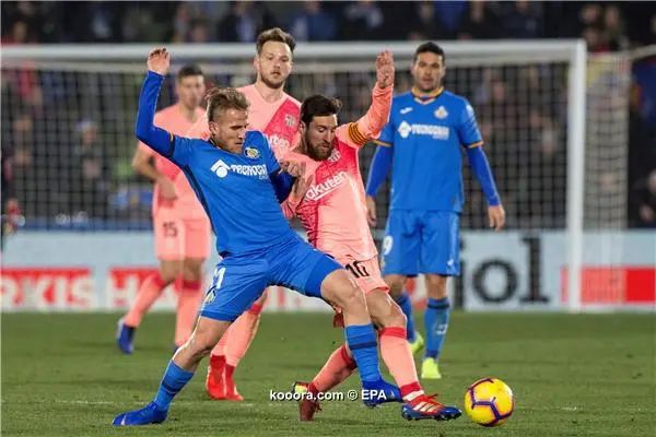 ?i=epa%2fsoccer%2f2019-01%2f2019-01-06%2f2019-01-06-07266227_epa