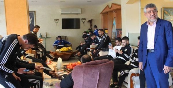 لاعبو شباب الخليل في العقبة