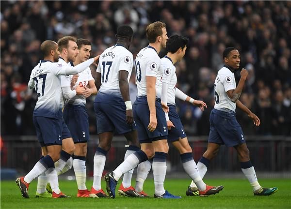 لاعبو توتنهام