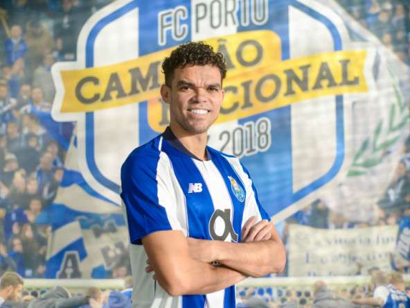 من تقديم بيبي