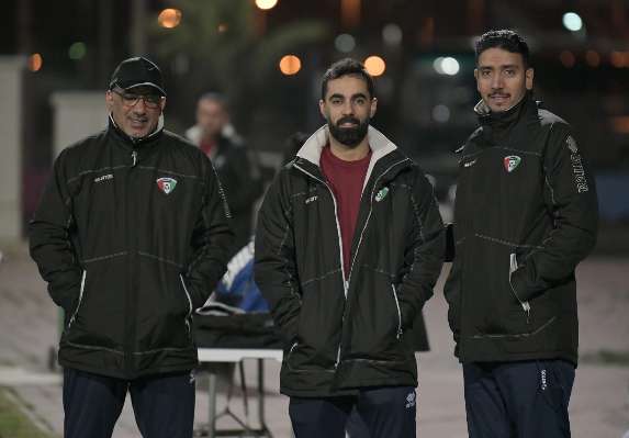 العنزي إلى جوار فاضل وعبدالحميد