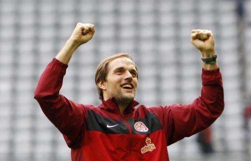 2010-09-25t160429z_01_reh24_rtridsp_3_soccer-germany_reuters