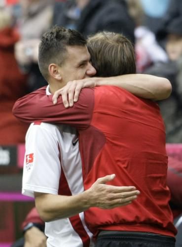 2010-09-25t153719z_01_reh18_rtridsp_3_soccer-germany_reuters