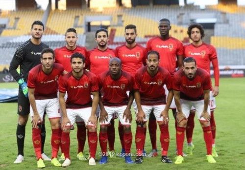 لاعبو الأهلي