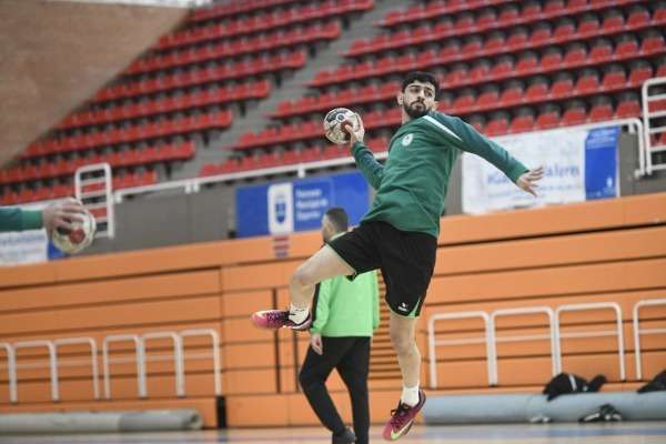 من تدريبات المنتخب السعودي لليد