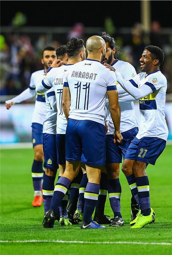 لاعبو النصر 