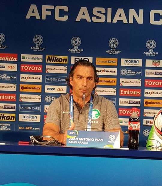 بيتزي خلال المؤتمر