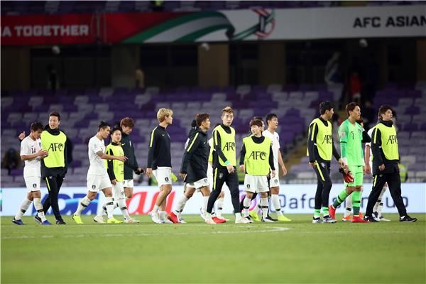 لاعبو كوريا الجنوبية 