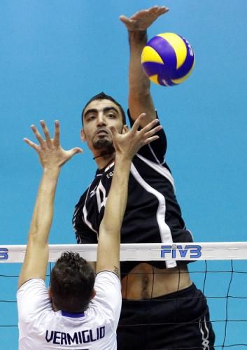 2010-09-26t195017z_01_aga108_rtridsp_3_volleyball_reuters