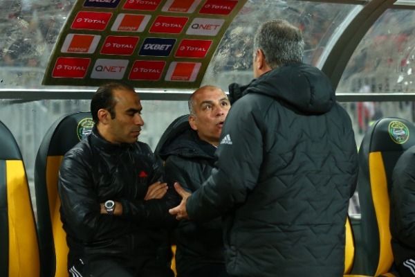 لاسارتي مع الجهاز الفني للأهلي 