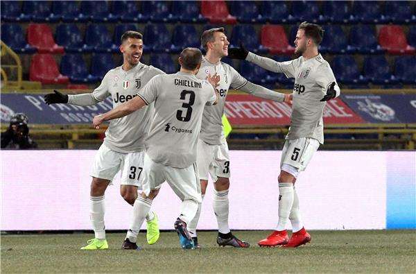 بيرنارديسكي مع لاعبي يوفنتوس