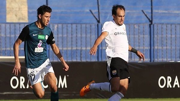 حمدي فتحي (على اليسار)