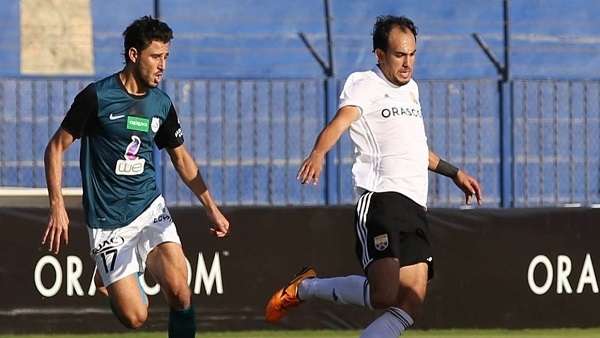 حمدي فتحي (على اليسار)