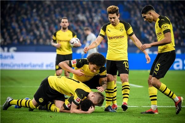 لاعبو دورتموند