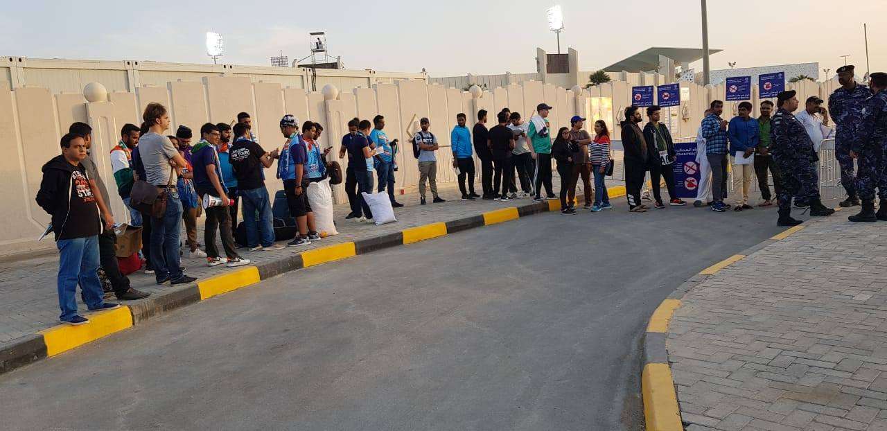 عدسة كووورة ترصد توافد الجماهير