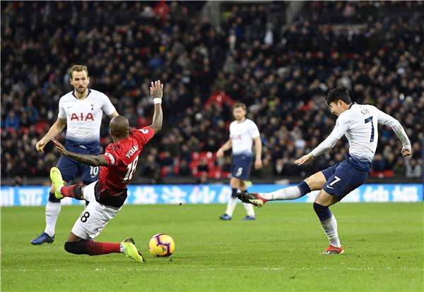 سون أمام اليونايتد