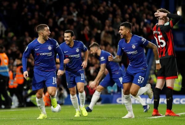 إيمرسون مع لاعبي تشيلسي