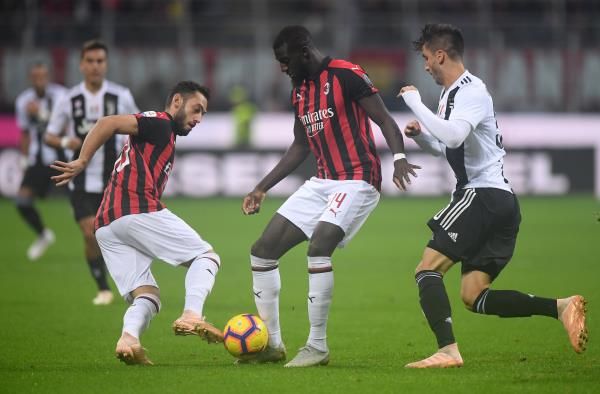 جانب من مباراة سابقة بين الفريقين