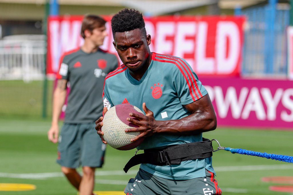 ألفونسو ديفيز