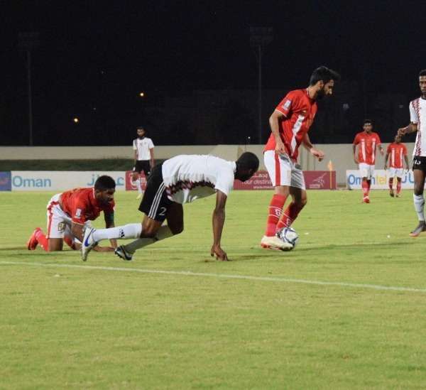 من إحدى مباريات ظفار بالبطولة