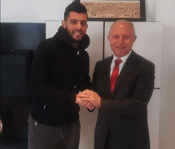  بن عمر مع رئيس النادي