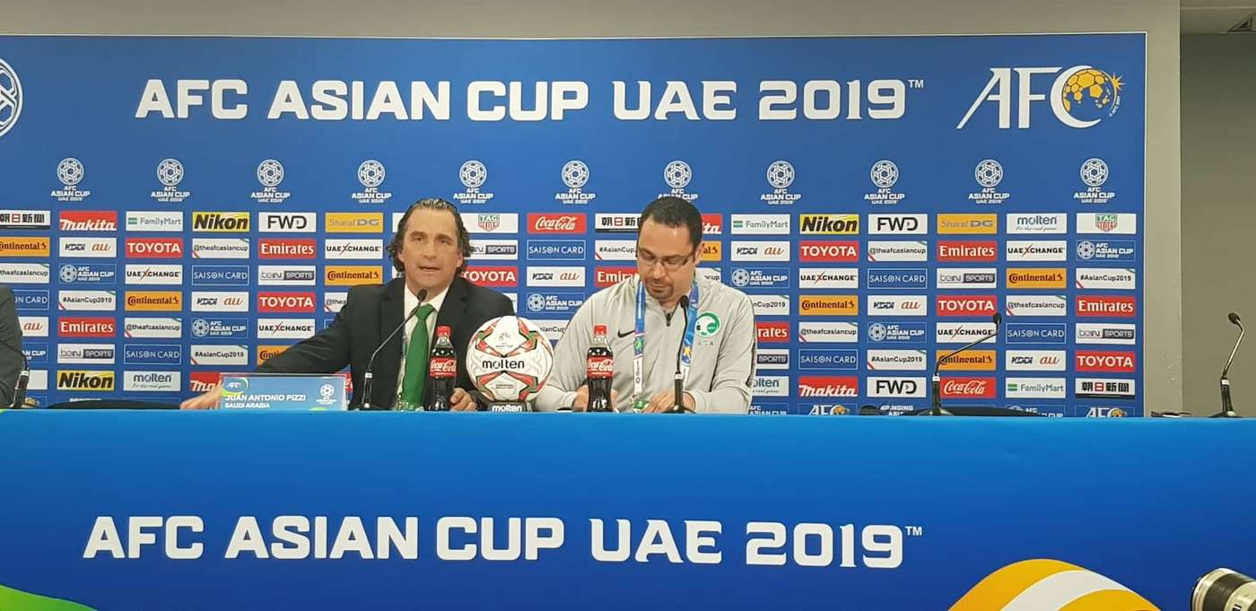 بيتزي من المؤتمر الصحفي