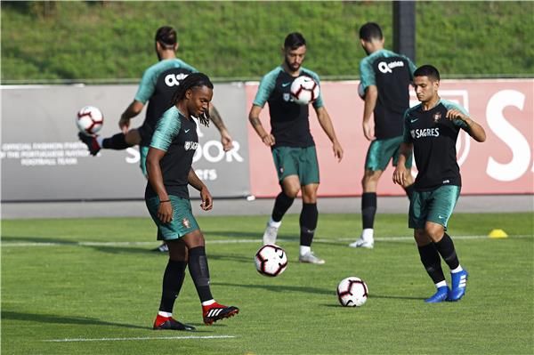 لاعبو أتلتيكو مدريد 