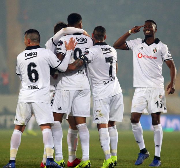 فرحة لاعبي بشكتاش