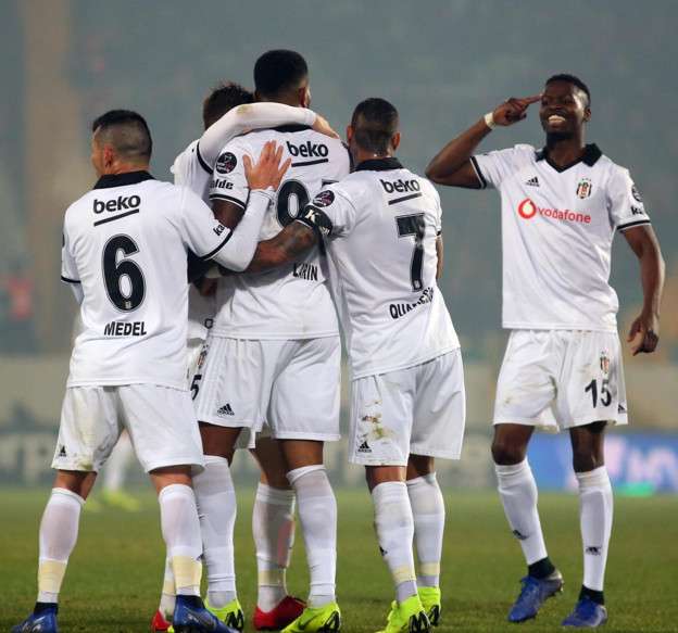 فرحة لاعبي بشكتاش